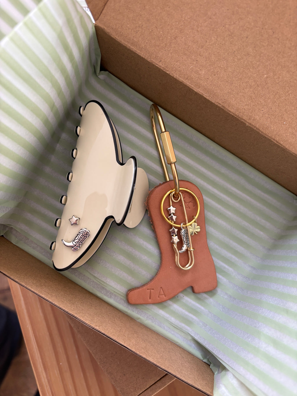 Custom Claw Clip: The Chic